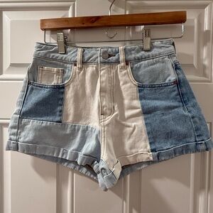 Pacsun- size 26, patched mom shorts